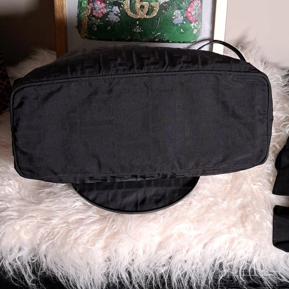 Fendi Monogram Zucca Shopper Tote  EUC - Picture 13 of 15